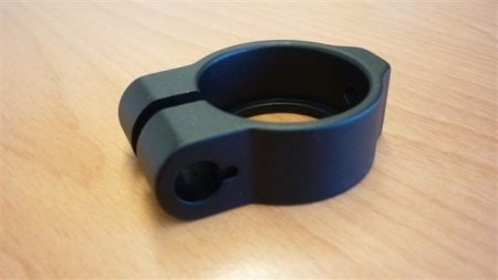 Collier noir de tige de selle pour vis M8 (sans écrous)